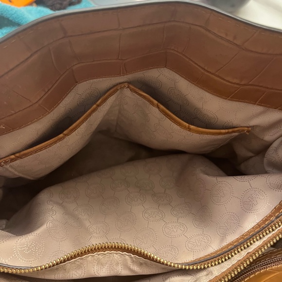 Michael Kors handbag - Picture 8 of 9